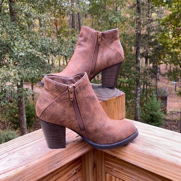 Rampage Shoes - Rampage Elease Cognac Ankle Bootie size 7 Chunky Block Heel Almond Toe